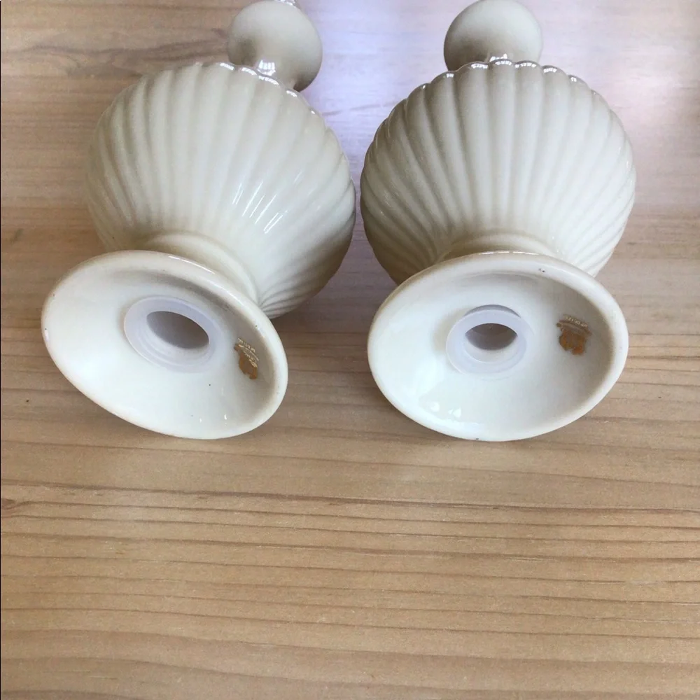 Lenox Salt and Pepper Shakers Essex Tall Ivory Cream Solid Neutral Classic